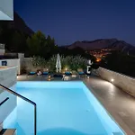 Вилла Allegra With 32msq Heated Pool, 300m Far From Sandy Beaches, Open Sea View Омиш
