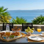 Allegra With 32msq Heated Pool, 300m Far From Sandy Beaches, Open Sea View