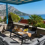 Allegra With 32msq Heated Pool, 300m Far From Sandy Beaches, Open Sea View Омиш