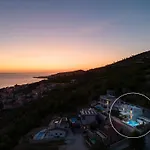 Вилла Allegra With 32msq Heated Pool, 300m Far From Sandy Beaches, Open Sea View *