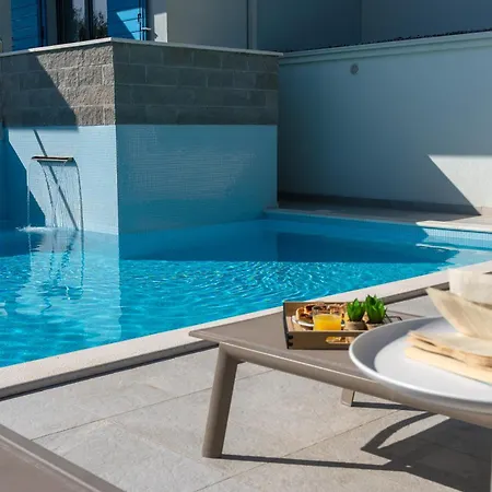 Vila Allegra With 32msq Heated Pool, 300m Far From Sandy Beaches, Open Sea View *