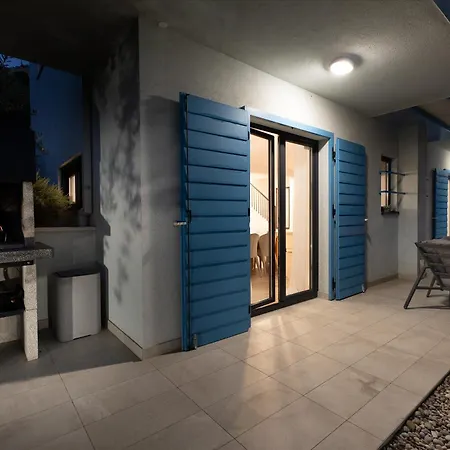 Vila Allegra With 32msq Heated Pool, 300m Far From Sandy Beaches, Open Sea View