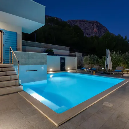 Allegra With 32msq Heated Pool, 300m Far From Sandy Beaches, Open Sea View